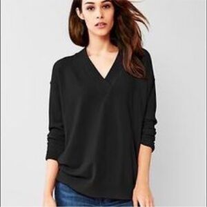 Gap V-Neck Merino Wool Blend Oversized Sweater Size Large Black New with tags!